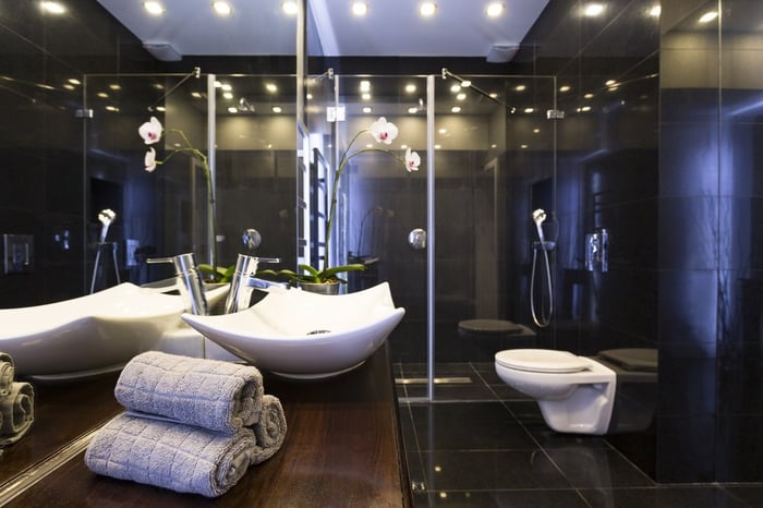 luxury bathroom